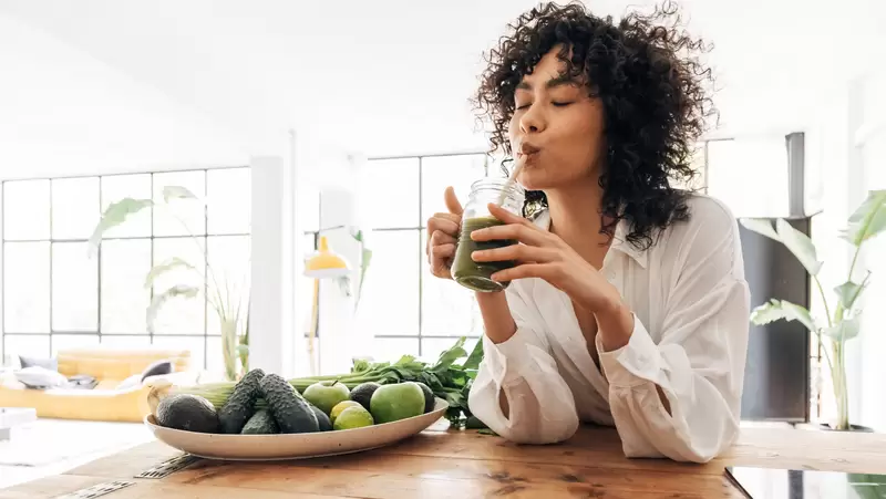 4 Healthy Smoothie Recipes to Kickstart Your New Year's Resolutions