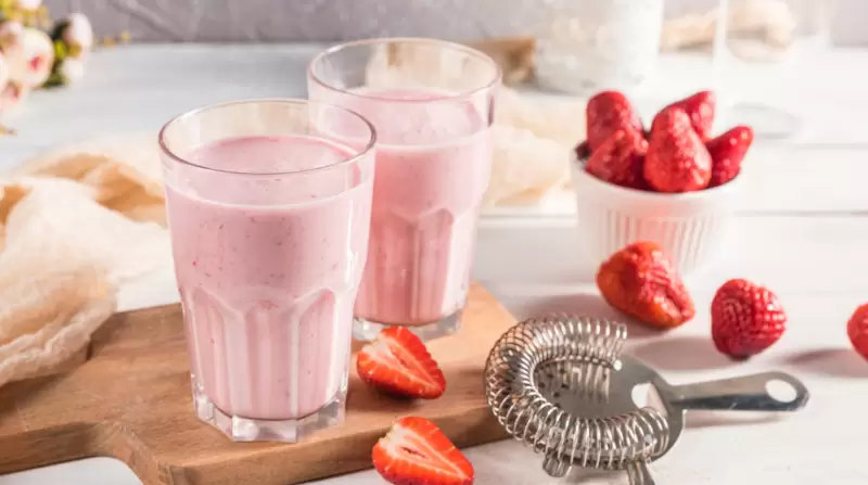 Strawberry Almond Smoothie