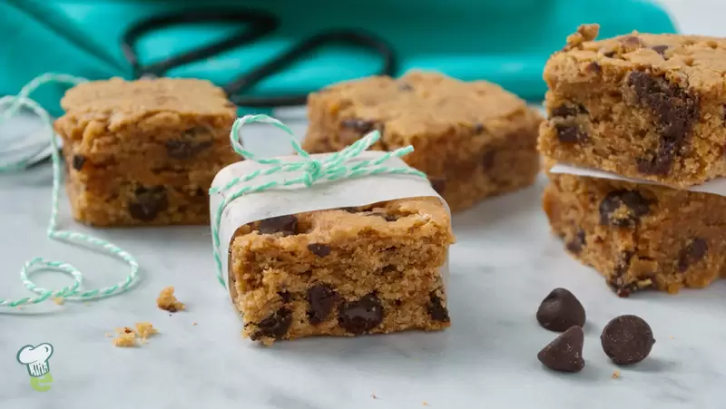 Chocolate Peanut Butter Bars