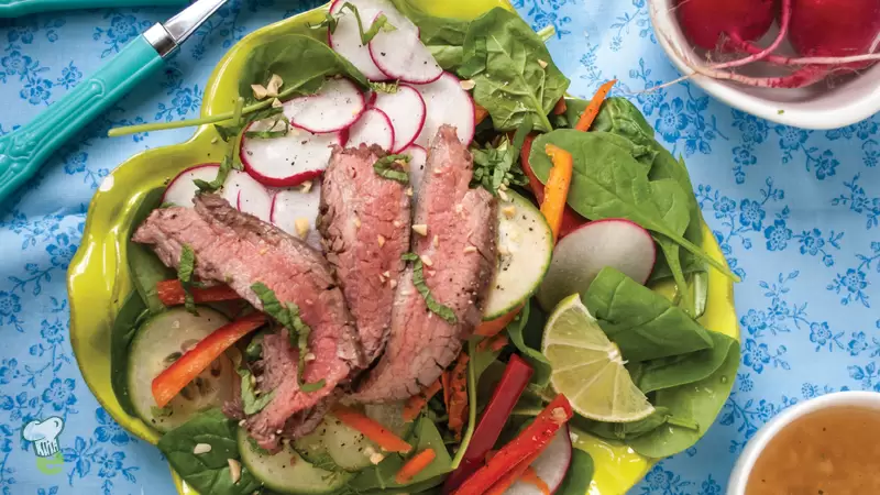 Grilled Steak Spinach Salad