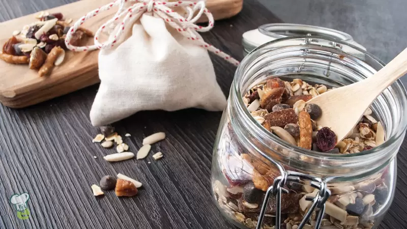 Heart Healthy Cranberry Almond Trail Mix Recipe