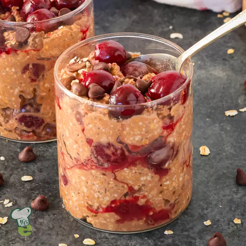Healthy Cherry Chocolate Overnight Oats | No-Cook Recipe