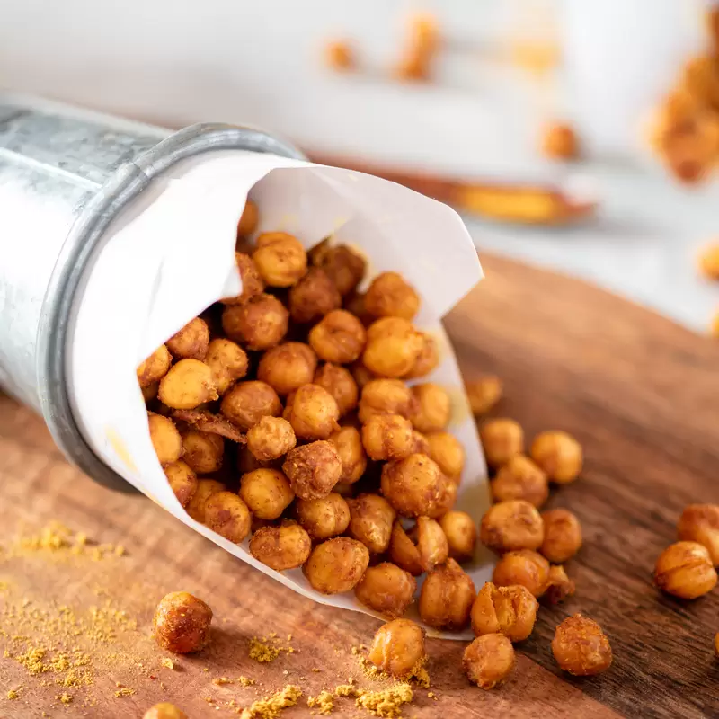 Spicy Crispy Roasted Chickpeas (Healthy Chickpea Popcorn)