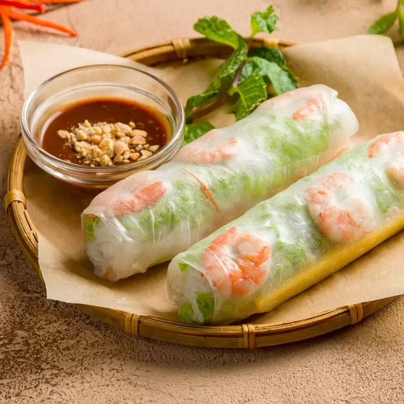 Healthy Asian Shrimp Spring Rolls with Rice Paper